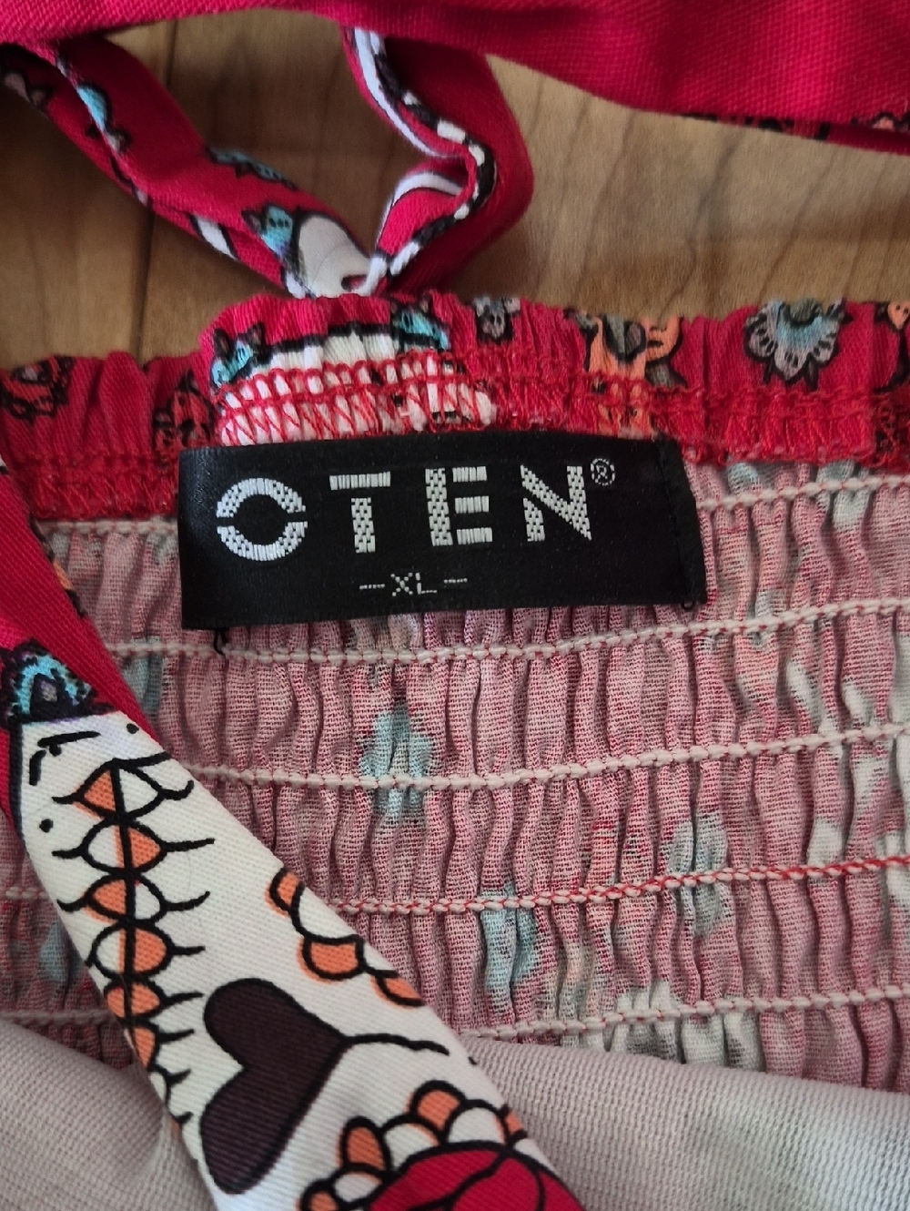 Oten Women's Size XL Red Dress With Skulls - Picture 3 of 6